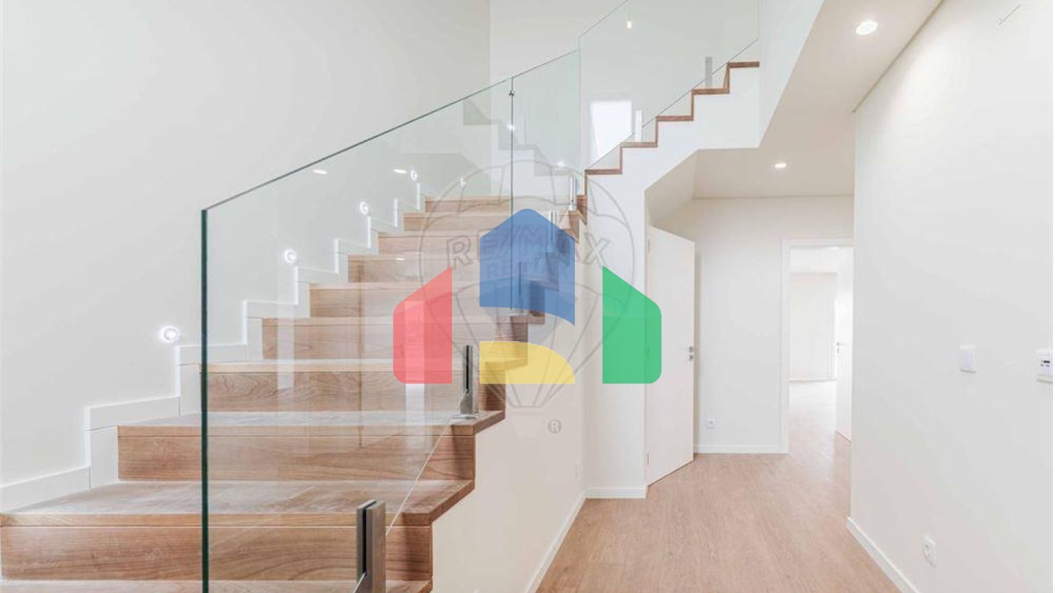 Residential - Single Family Home - T3 - Queluz e Belas, Sintra - PT