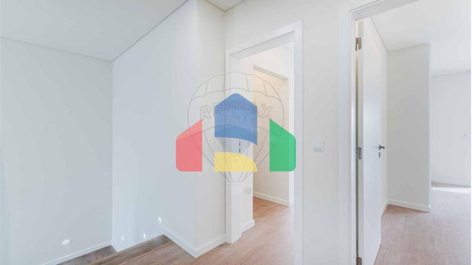 Residential - Single Family Home - T3 - Queluz e Belas, Sintra - PT