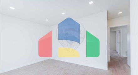 Residential - Single Family Home - T3 - Queluz e Belas, Sintra - PT