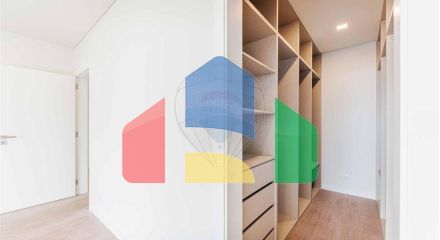 Residential - Single Family Home - T3 - Queluz e Belas, Sintra - PT