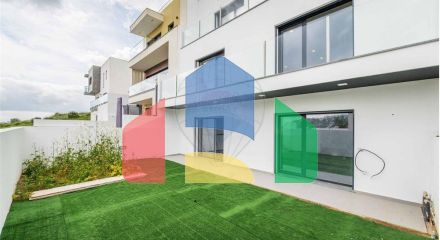 Residential - Single Family Home - T3 - Queluz e Belas, Sintra - PT