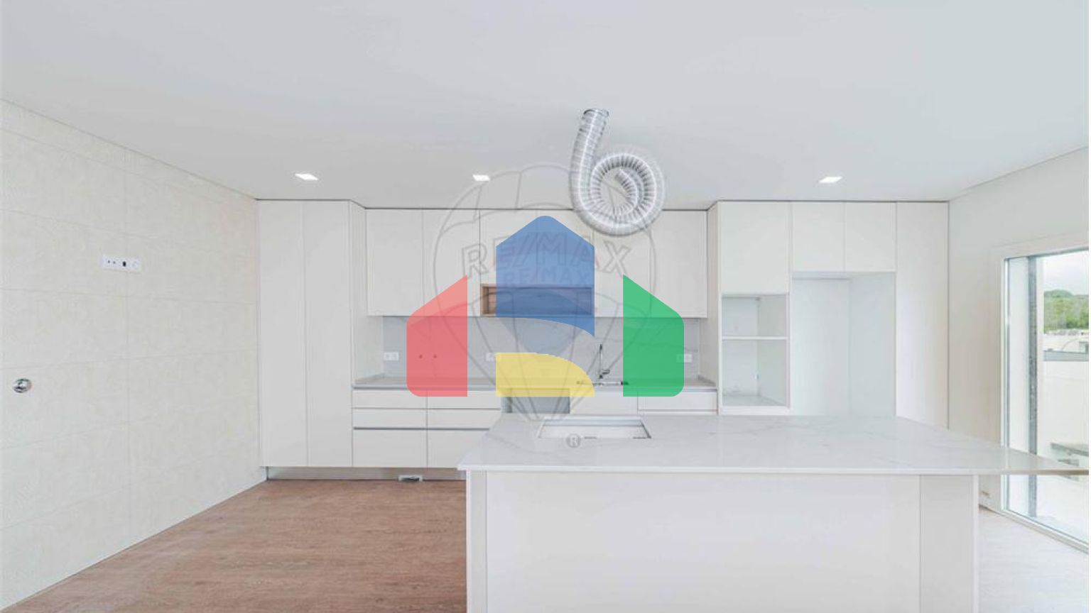 Residential - Single Family Home - T3 - Queluz e Belas, Sintra - PT