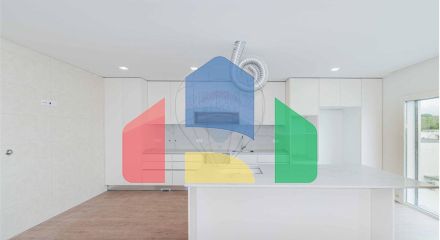 Residential - Single Family Home - T3 - Queluz e Belas, Sintra - PT