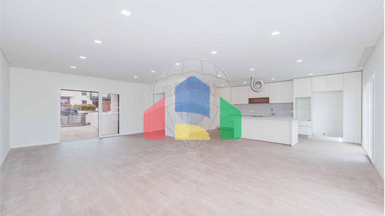 Residential - Single Family Home - T3 - Queluz e Belas, Sintra - PT