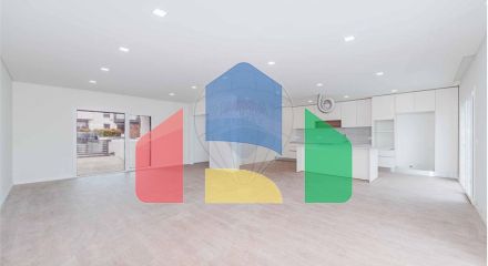 Residential - Single Family Home - T3 - Queluz e Belas, Sintra - PT