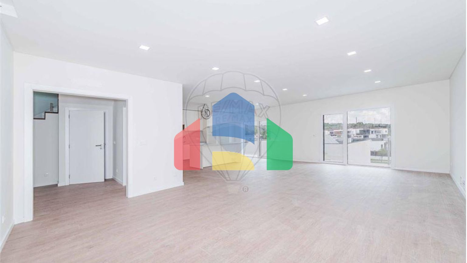 Residential - Single Family Home - T3 - Queluz e Belas, Sintra - PT