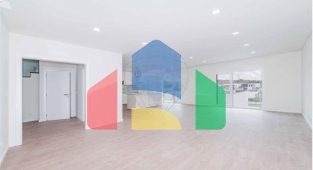 Residential - Single Family Home - T3 - Queluz e Belas, Sintra - PT