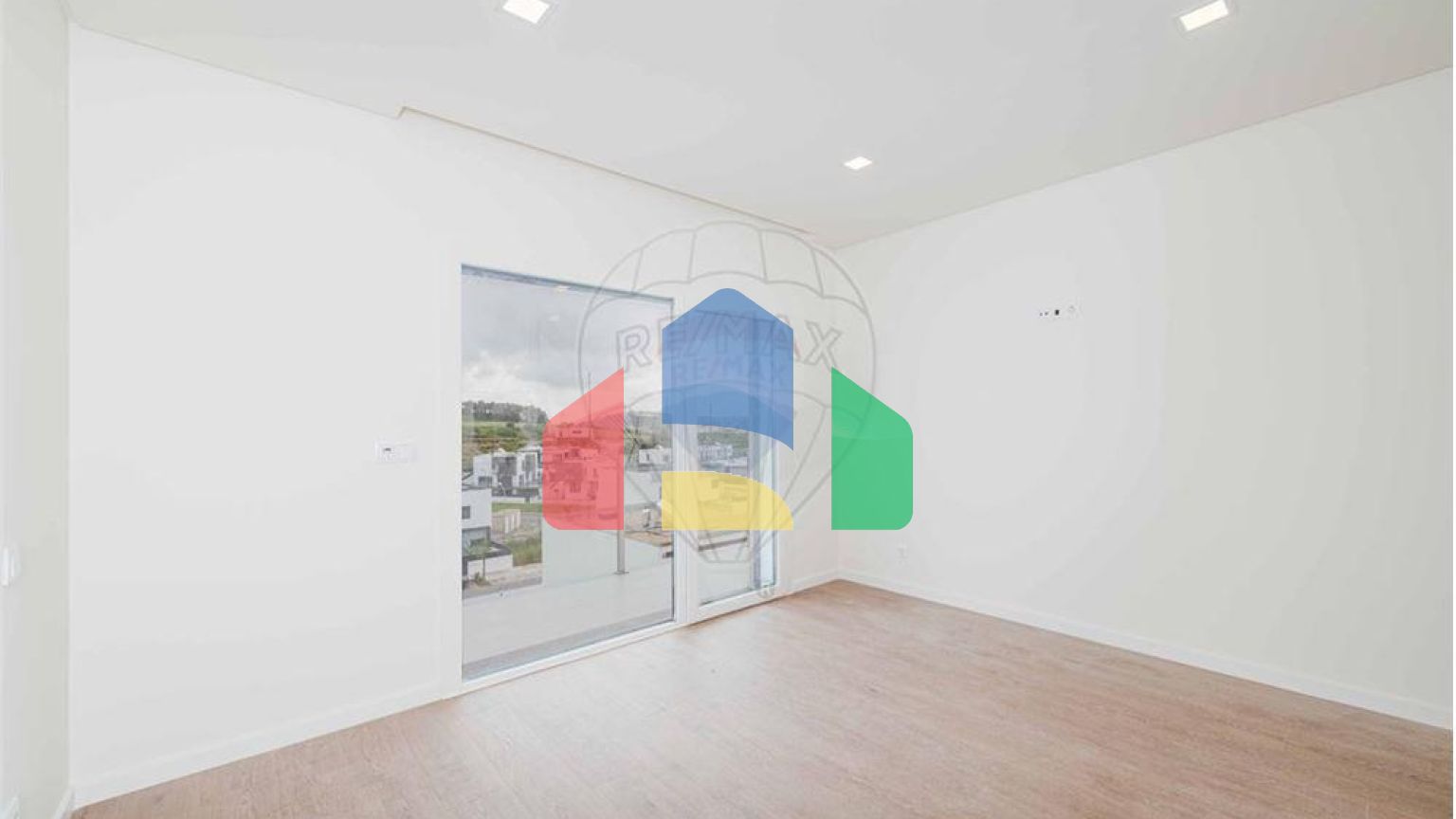 Residential - Single Family Home - T3 - Queluz e Belas, Sintra - PT