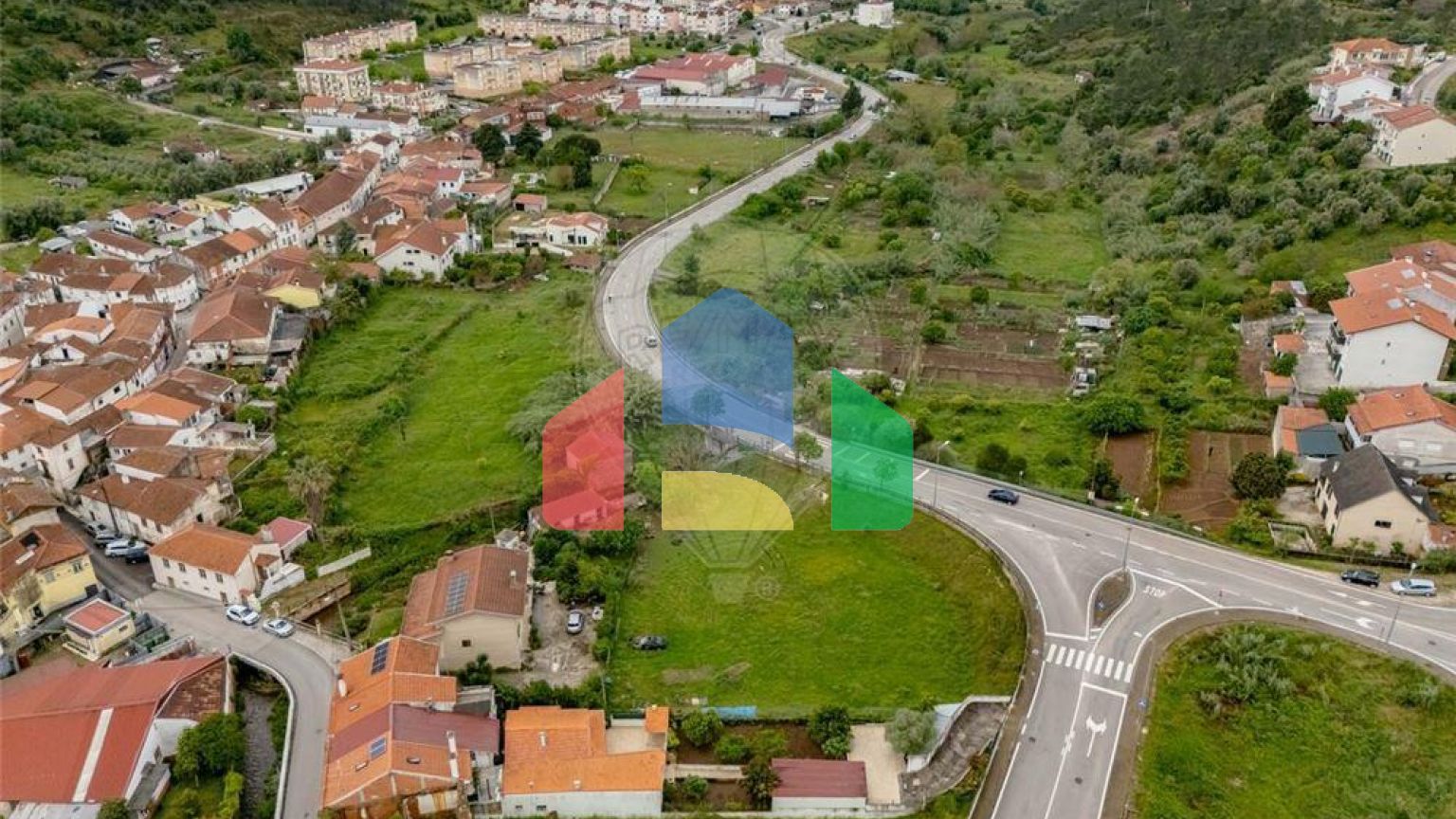 Residential - Single Family Home - T3 - Eiras e São Paulo de Frades, Coimbra - PT