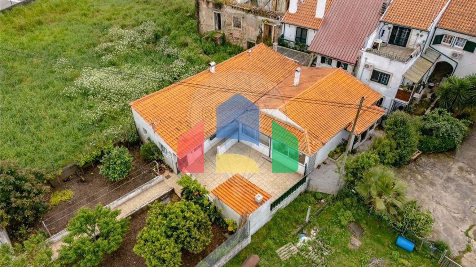 Residential - Single Family Home - T3 - Eiras e São Paulo de Frades, Coimbra - PT