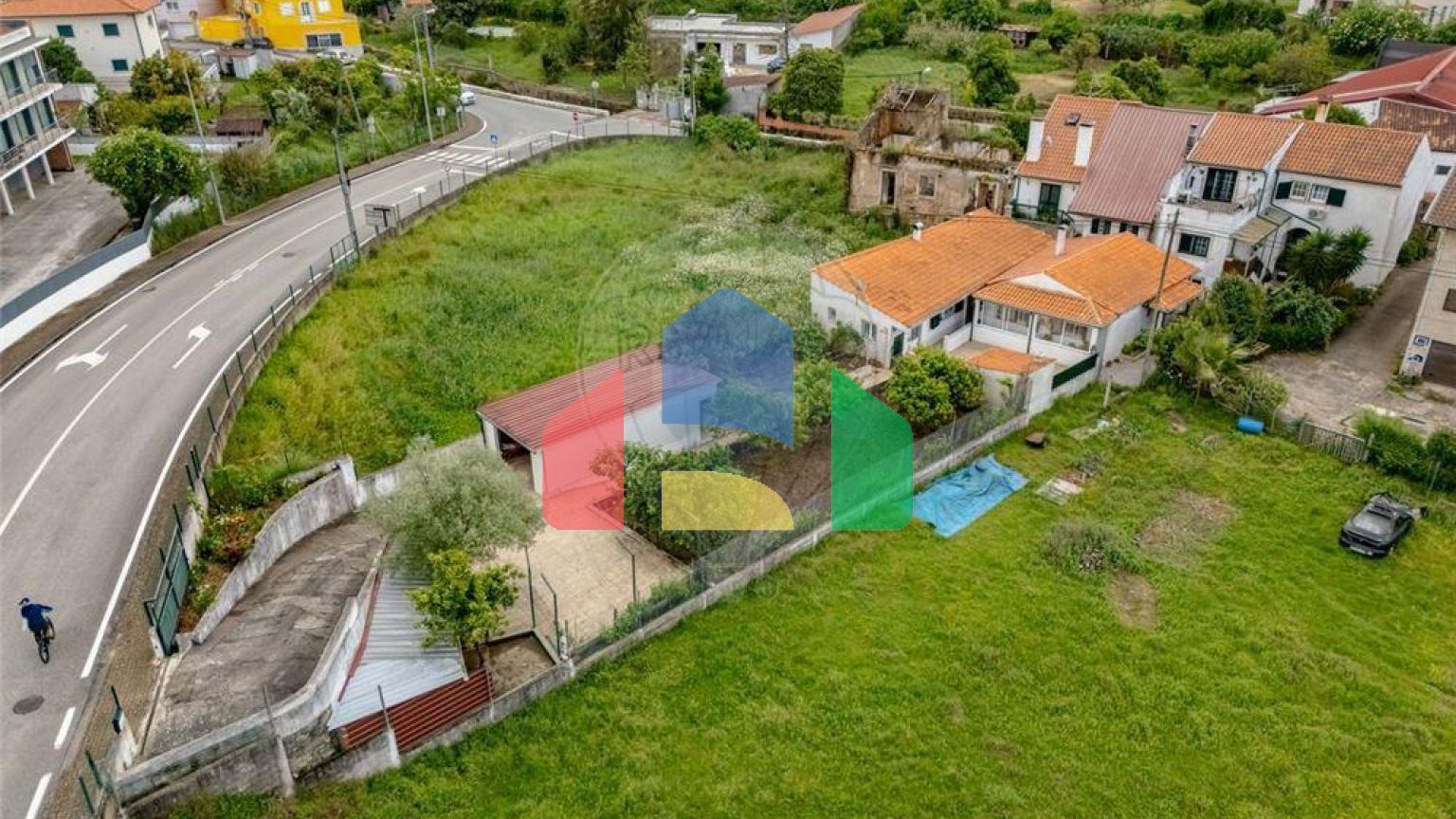 Residential - Single Family Home - T3 - Eiras e São Paulo de Frades, Coimbra - PT