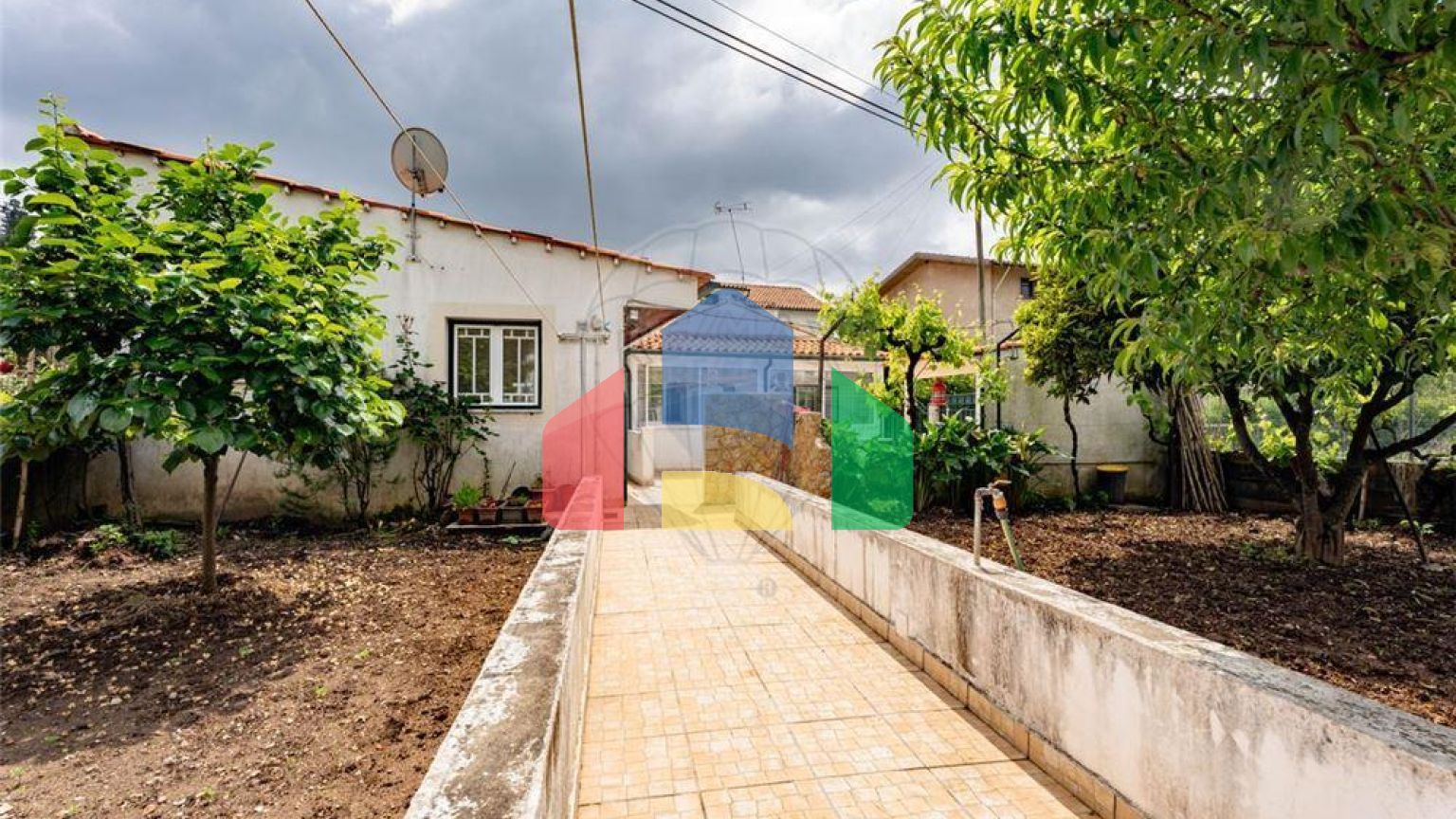 Residential - Single Family Home - T3 - Eiras e São Paulo de Frades, Coimbra - PT