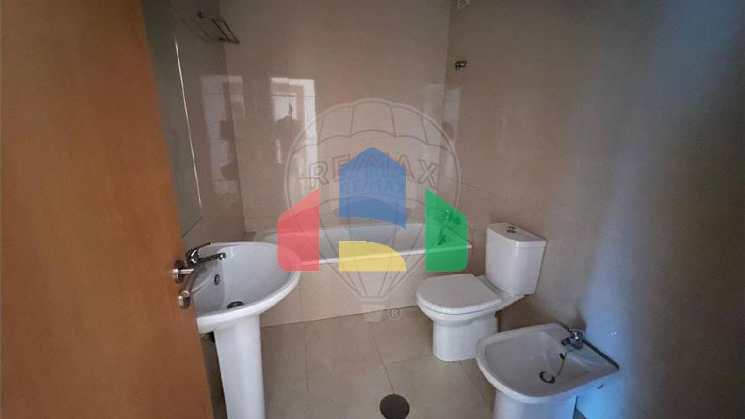 Residential - Condo/Apartment - T3 - Canelas, Vila Nova de Gaia - PT