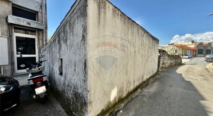 Residential - Single Family Home - T3 - Paranhos, Oporto - PT