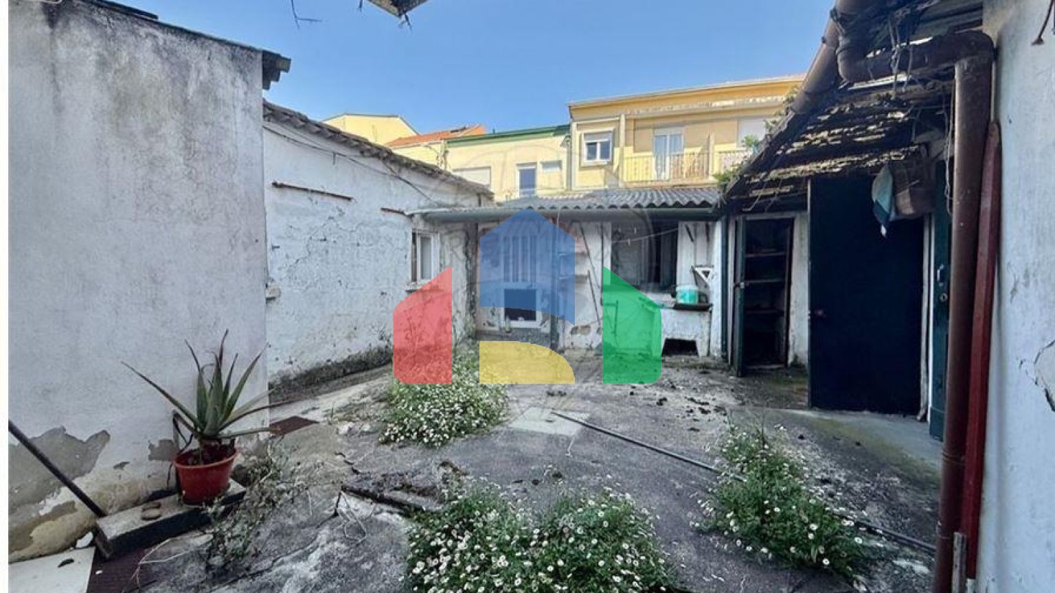 Residential - Single Family Home - T3 - Paranhos, Oporto - PT