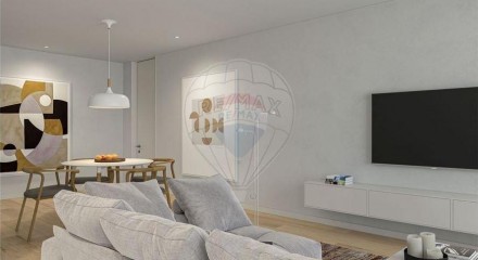 Residential - Condo/Apartment - T2 - Paranhos, Oporto - PT