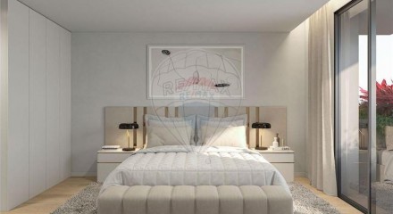 Residential - Condo/Apartment - T2 - Paranhos, Oporto - PT