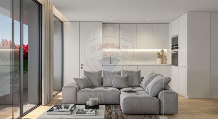 Residential - Condo/Apartment - T2 - Paranhos, Oporto - PT
