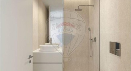 Residential - Condo/Apartment - T2 - Paranhos, Oporto - PT