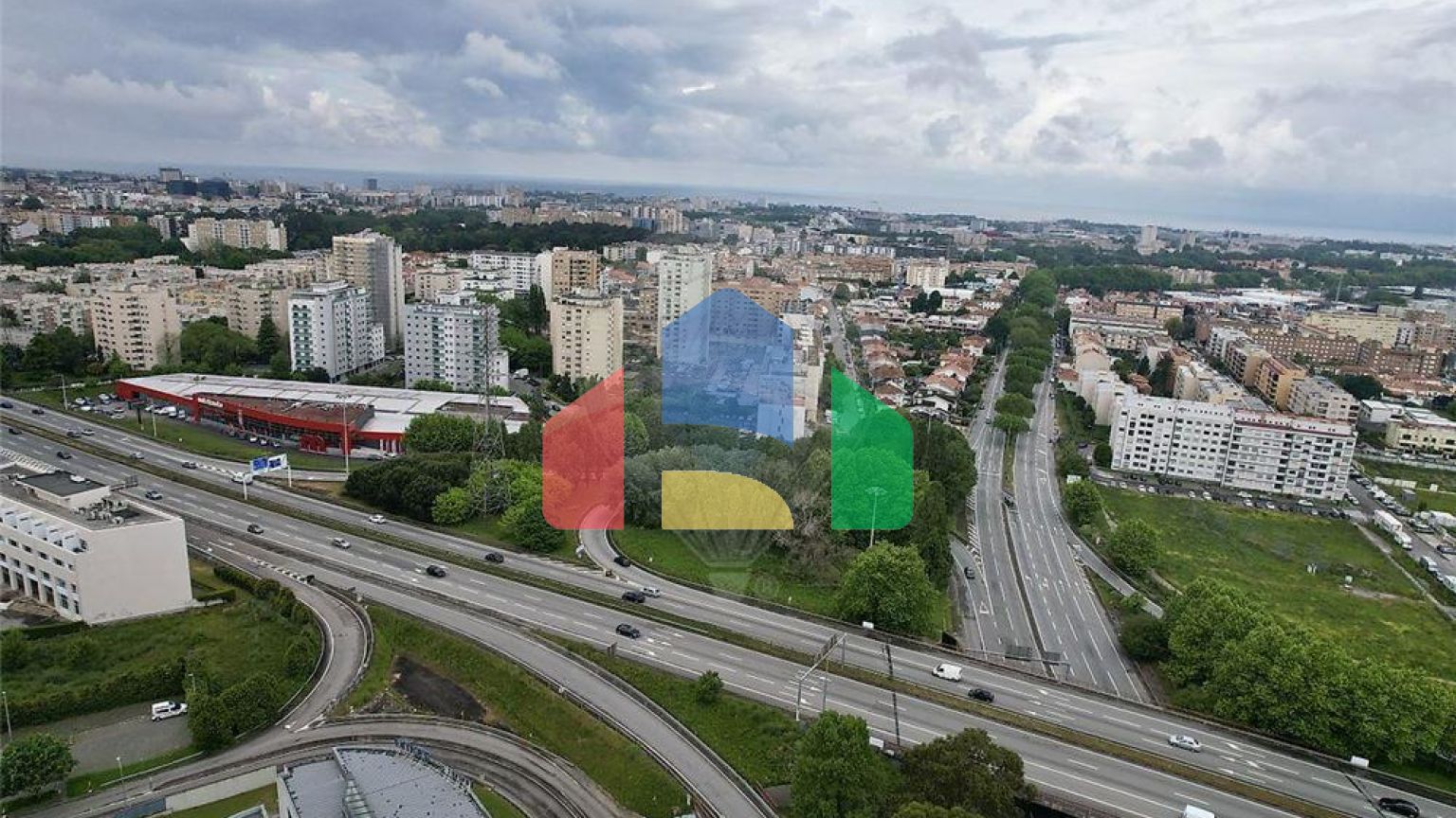 Residential - Single Family Home - T6 - Paranhos, Oporto - PT