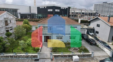Residential - Single Family Home - T6 - Paranhos, Oporto - PT