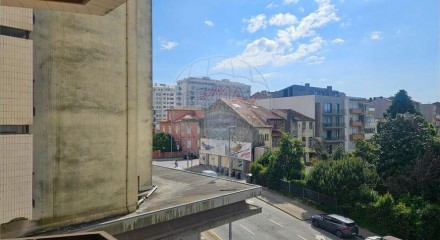 Residential - Condo/Apartment - T2 - Paranhos, Oporto - PT