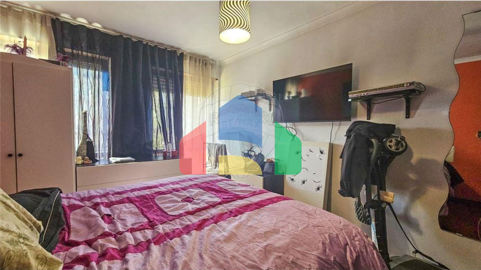 Residential - Condo/Apartment - T2 - Paranhos, Oporto - PT