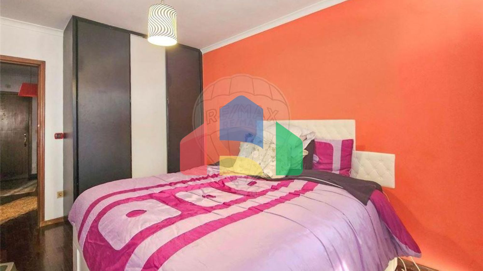 Residential - Condo/Apartment - T2 - Paranhos, Oporto - PT