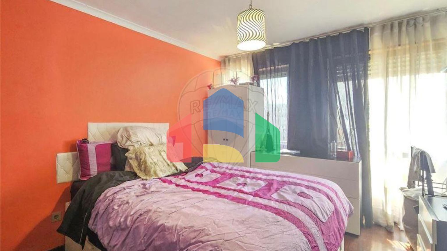 Residential - Condo/Apartment - T2 - Paranhos, Oporto - PT