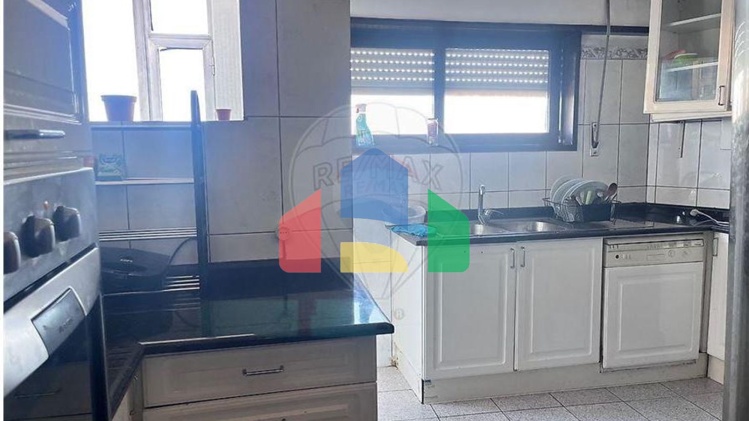 Residential - Condo/Apartment - T3 - Paranhos, Oporto - PT