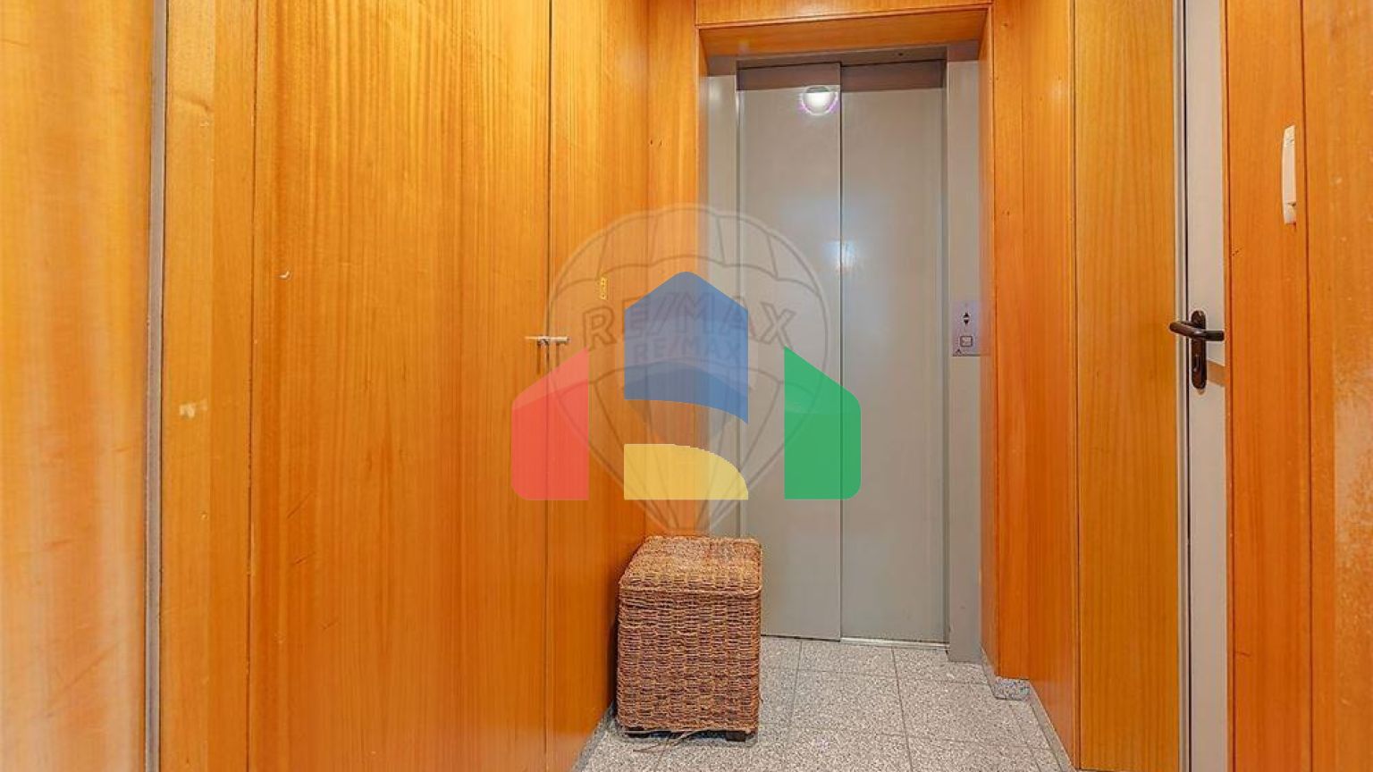 Residential - Condo/Apartment - T4 - Paranhos, Oporto - PT