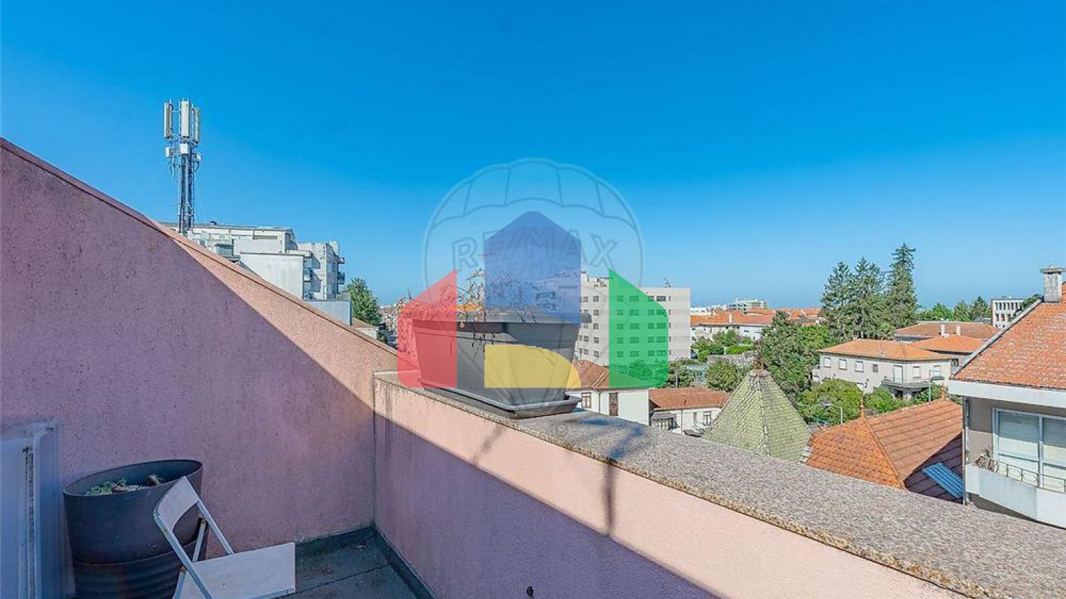 Residential - Condo/Apartment - T4 - Paranhos, Oporto - PT