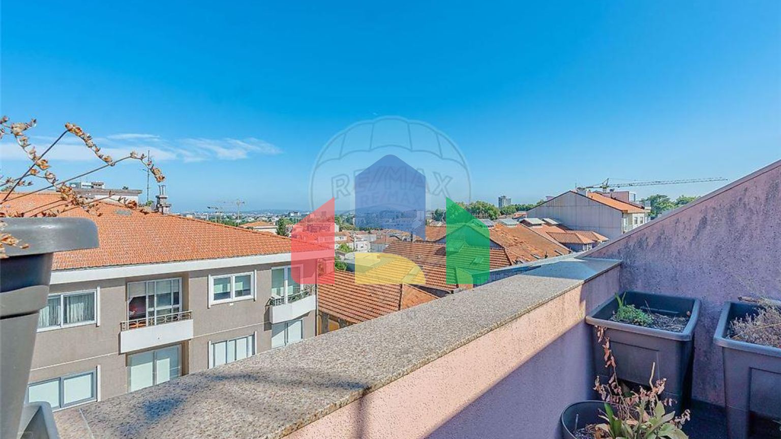 Residential - Condo/Apartment - T4 - Paranhos, Oporto - PT