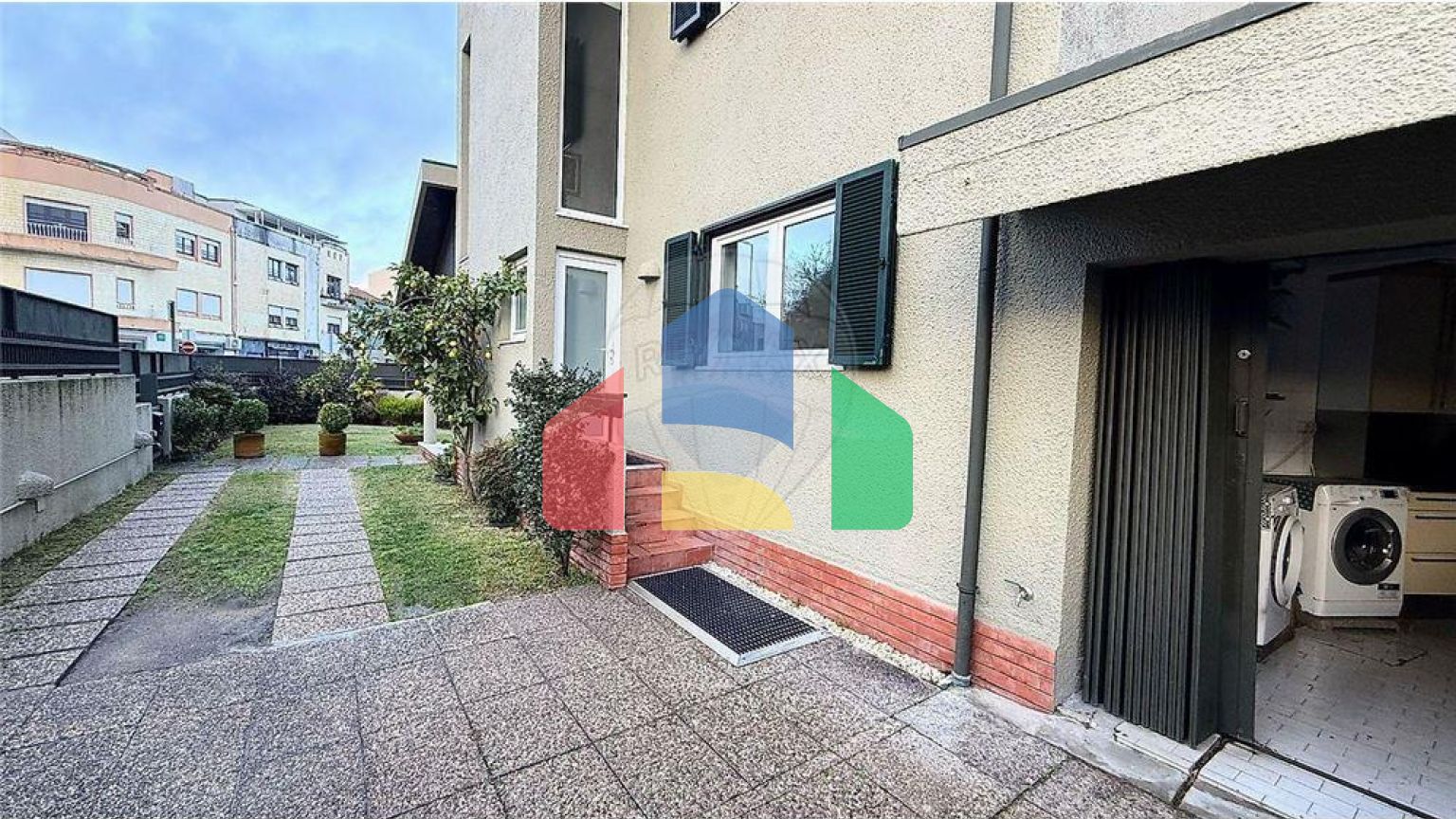 Residential - Single Family Home - T4 - Paranhos, Oporto - PT