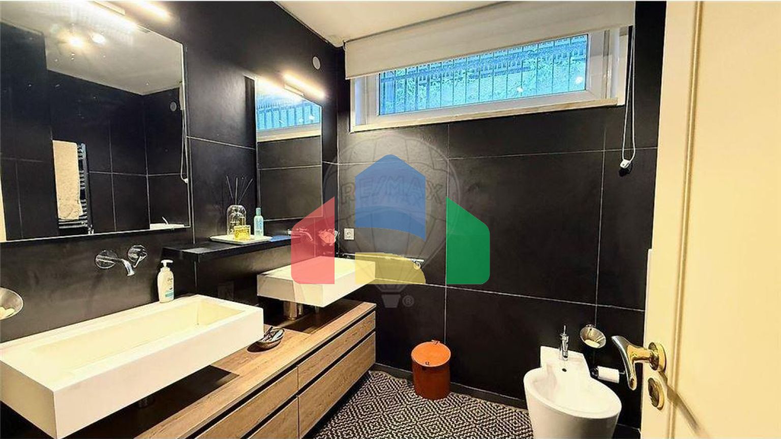 Residential - Single Family Home - T4 - Paranhos, Oporto - PT