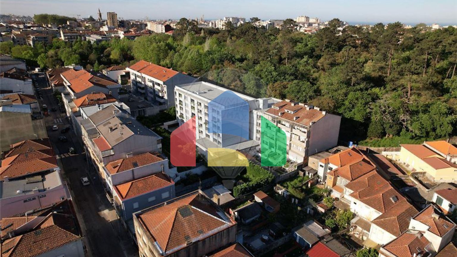 Residential - Condo/Apartment - T2 - Paranhos, Oporto - PT