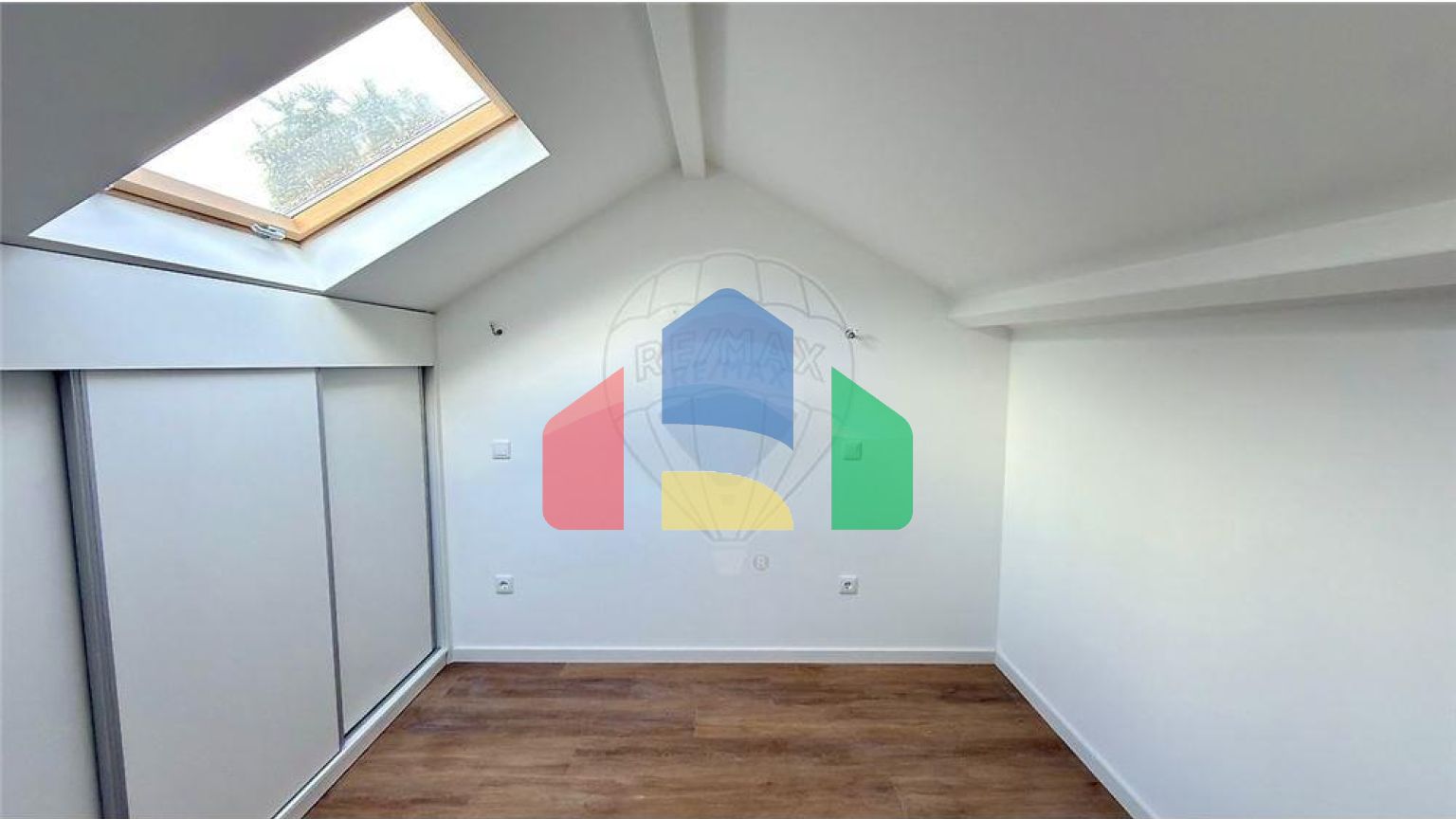 Residential - Single Family Home - T1 - Paranhos, Oporto - PT