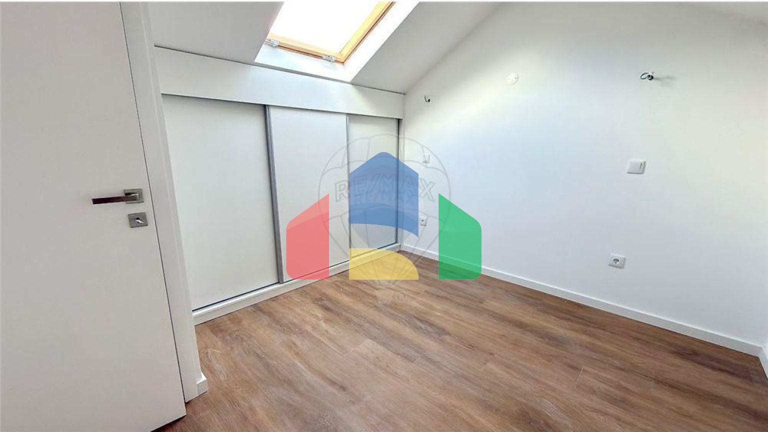 Residential - Single Family Home - T1 - Paranhos, Oporto - PT