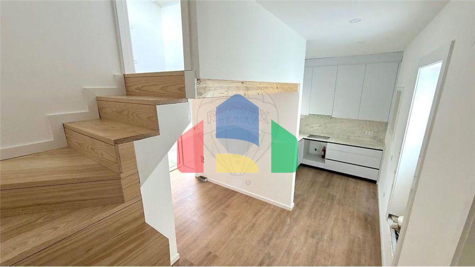 Residential - Single Family Home - T1 - Paranhos, Oporto - PT