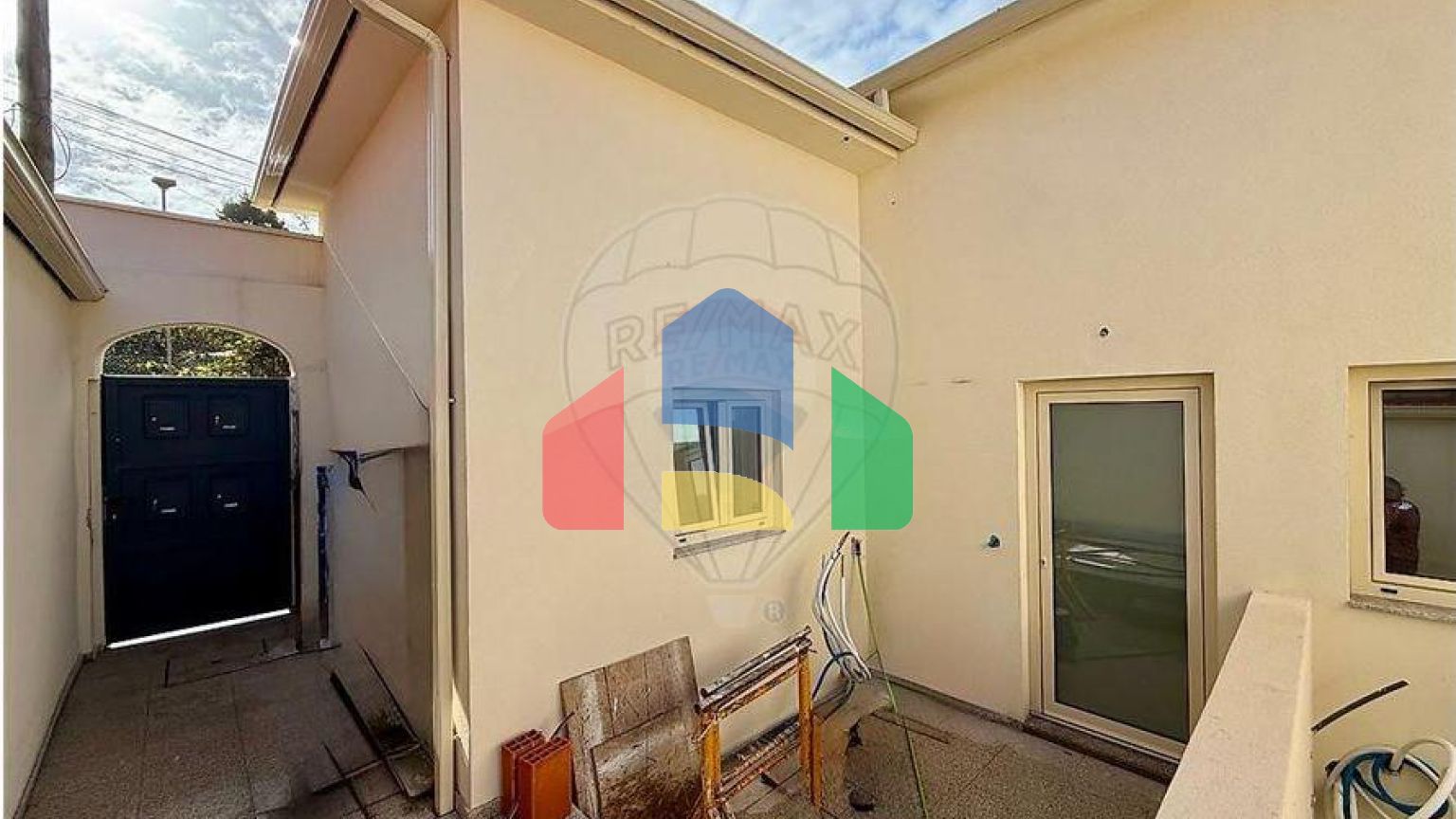 Residential - Single Family Home - T1 - Paranhos, Oporto - PT