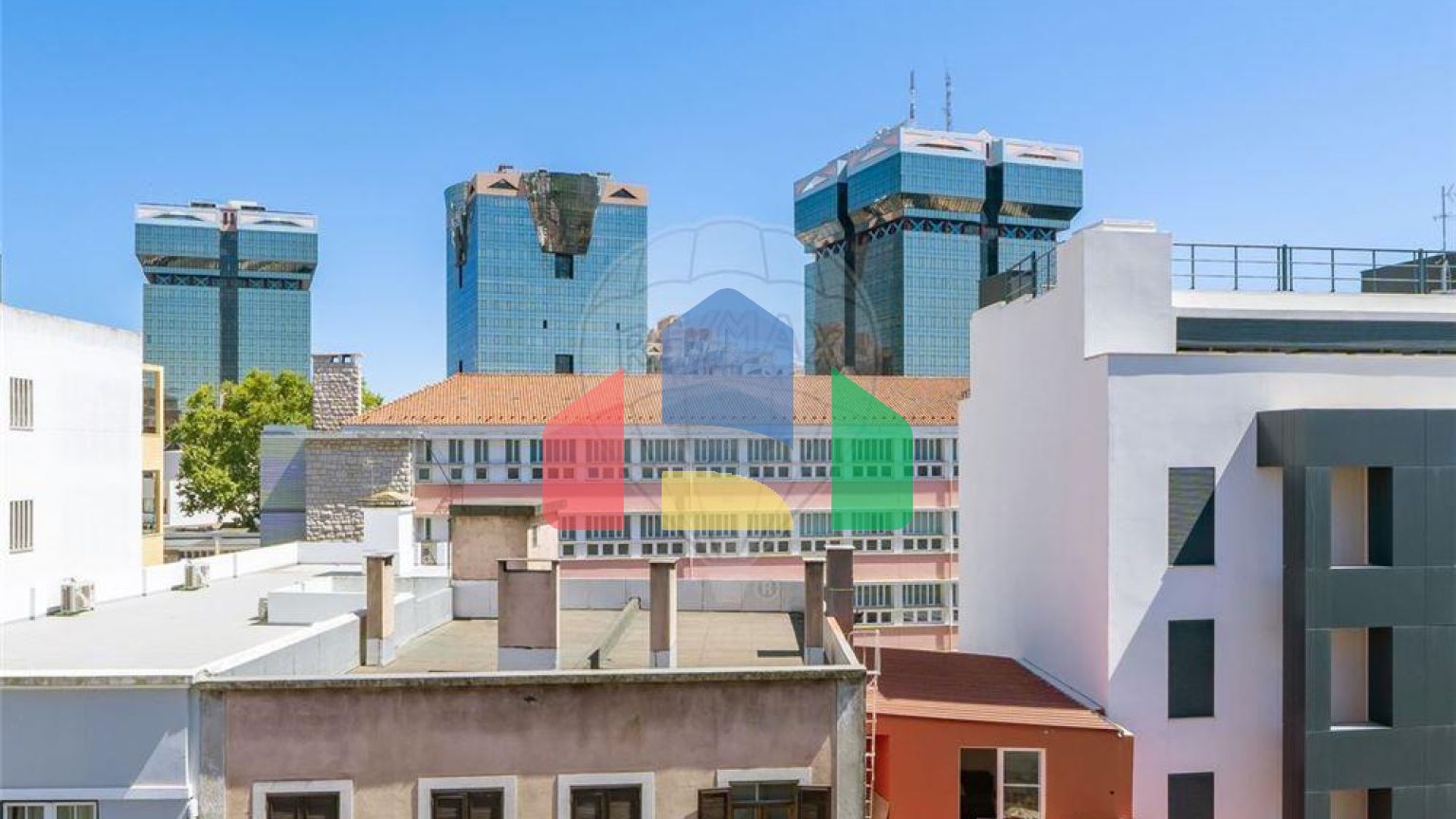 Residential - Condo/Apartment - T4 - Campolide, Lisbon - PT