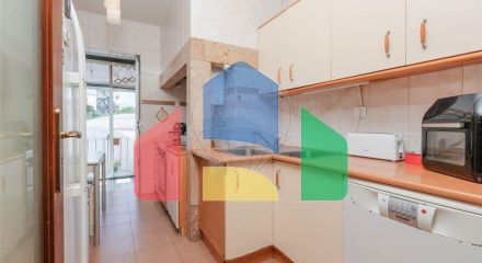 Residential - Condo/Apartment - T4 - Campolide, Lisbon - PT