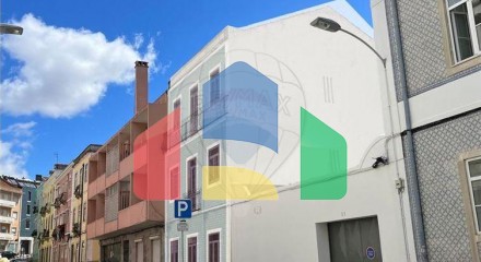 Residential - Condo/Apartment - T2 - Campolide, Lisbon - PT