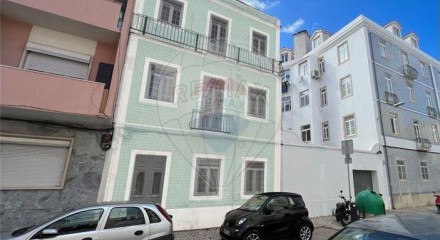 Residential - Condo/Apartment - T2 - Campolide, Lisbon - PT