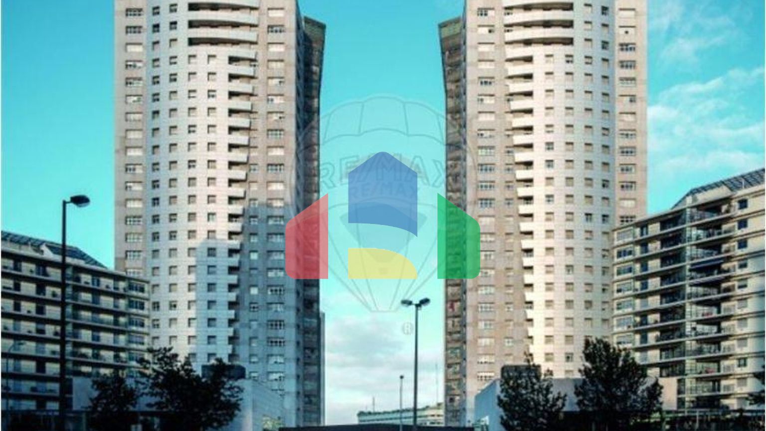 Residential - Condo/Apartment - T3 - Campolide, Lisbon - PT