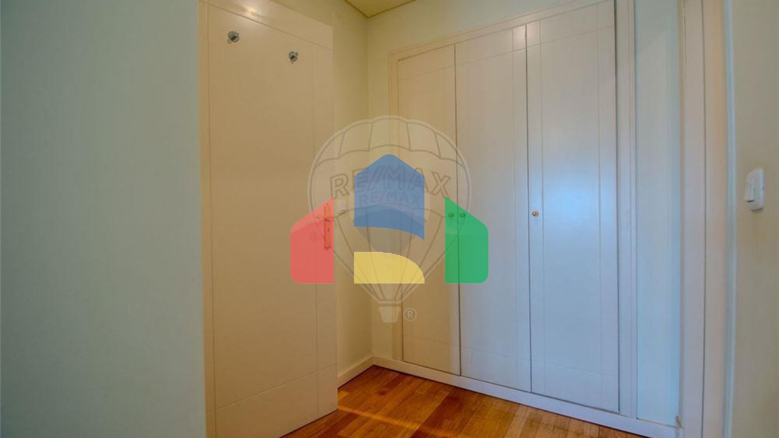 Residential - Condo/Apartment - T3 - Campolide, Lisbon - PT