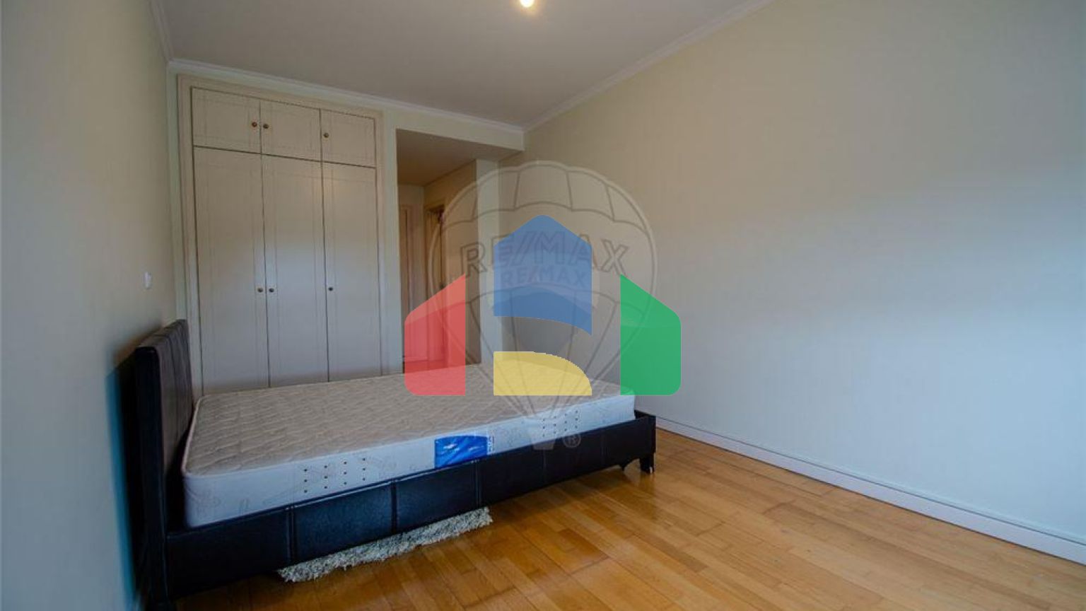 Residential - Condo/Apartment - T3 - Campolide, Lisbon - PT