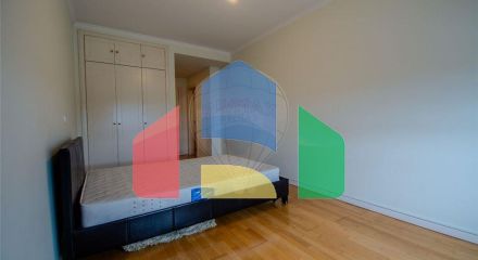 Residential - Condo/Apartment - T3 - Campolide, Lisbon - PT