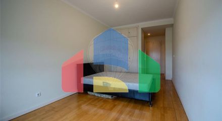 Residential - Condo/Apartment - T3 - Campolide, Lisbon - PT