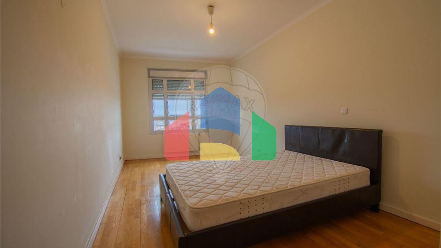 Residential - Condo/Apartment - T3 - Campolide, Lisbon - PT